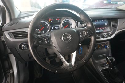 Car image 11