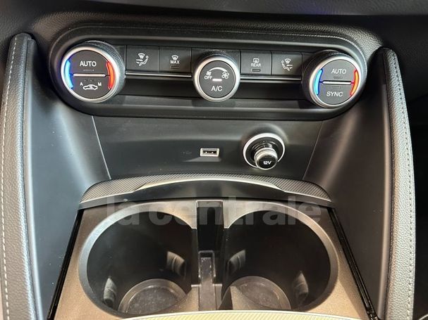 Alfa Romeo Stelvio 2.2 Diesel AT8 Super 118 kW image number 16