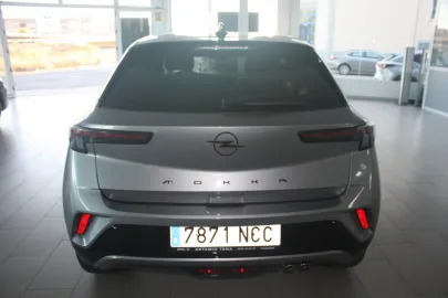 Car image 4