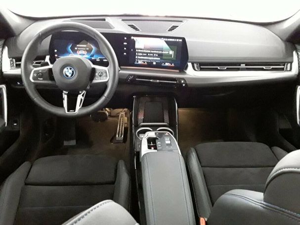 BMW iX1 xDrive30 M Sport 225 kW image number 7