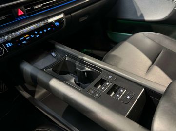 Car image 31