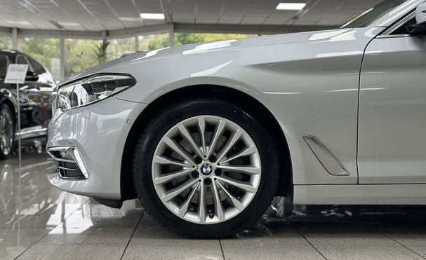 BMW 540i Touring xDrive 250 kW image number 4