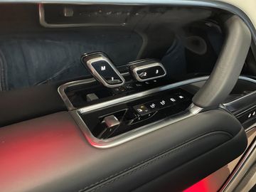 Car image 38