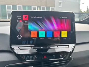 Car image 32