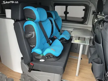 Car image 32