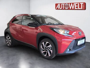 Car image 2