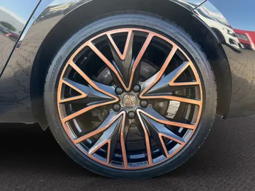 Car image 32