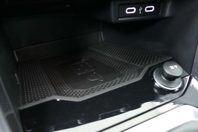 Car image 36