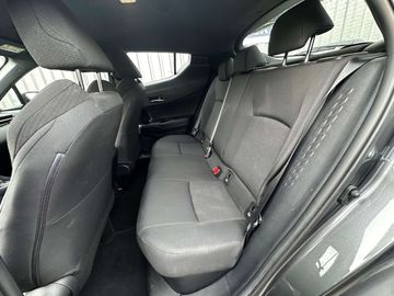 Car image 10