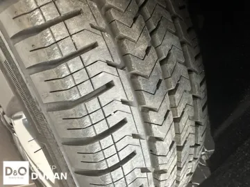 Car image 39