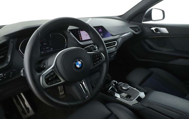 BMW 118i 100 kW image number 10