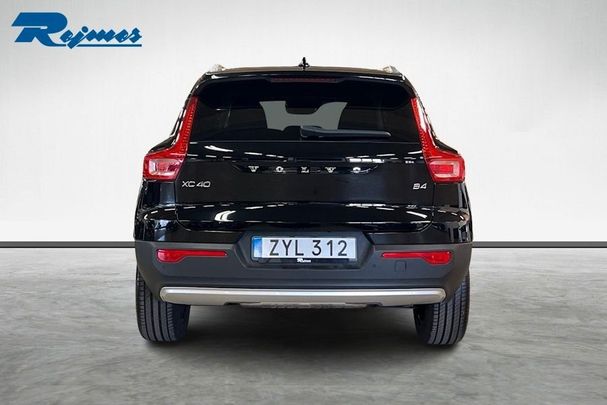 Volvo XC40 B4 R 145 kW image number 4