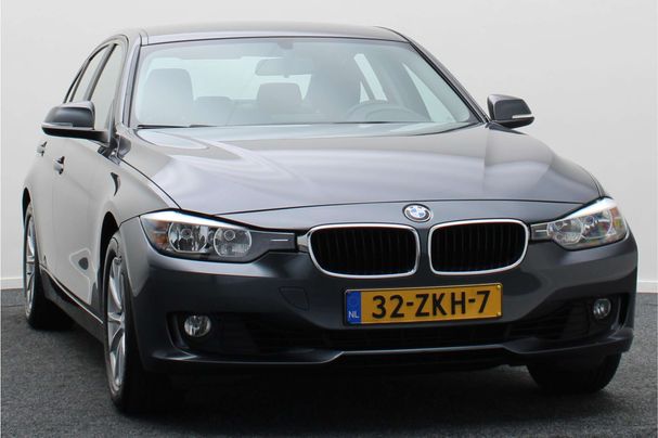 BMW 320i 135 kW image number 20