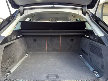Car image 29