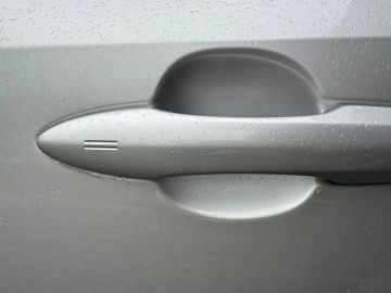 Car image 30