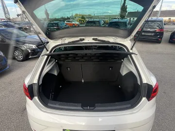 Car image 33
