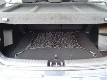 Car image 28