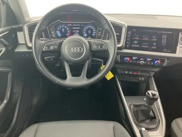 Car image 36