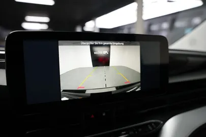 Car image 32