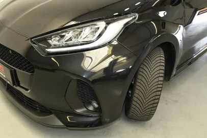 Car image 26
