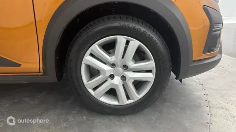 Car image 20