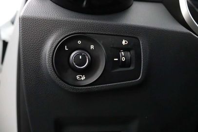 Car image 37