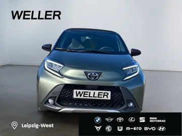 Car image 4