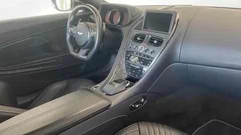 Car image 24