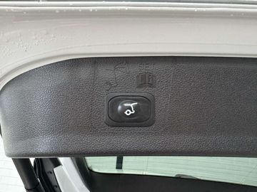 Car image 41