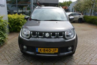 Car image 3