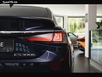 Car image 28
