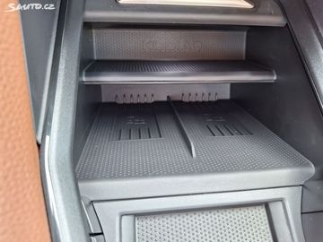 Car image 36