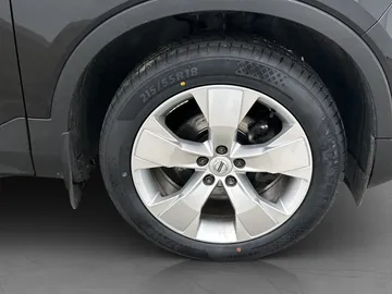 Car image 36