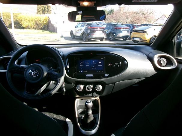 Toyota Aygo X 53 kW image number 5