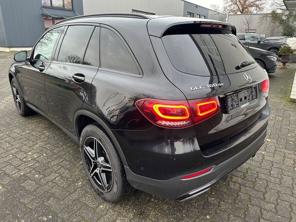 Mercedes-Benz GLC 300 de 225 kW image number 4