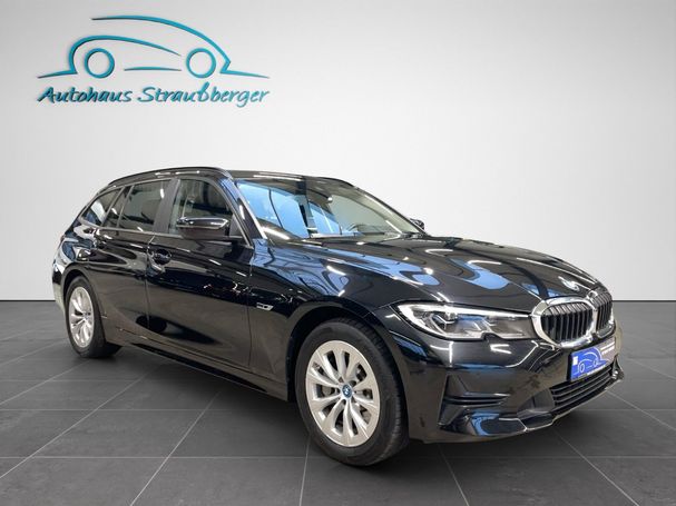 BMW 330e Touring 215 kW image number 2