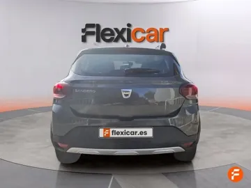 Car image 4