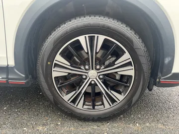 Car image 23