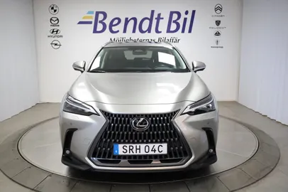 Car image 3