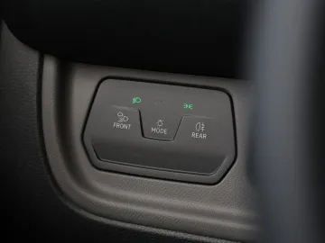 Car image 38