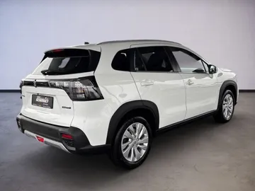 Car image 3