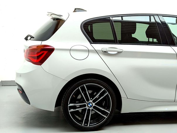 BMW 120i 135 kW image number 18