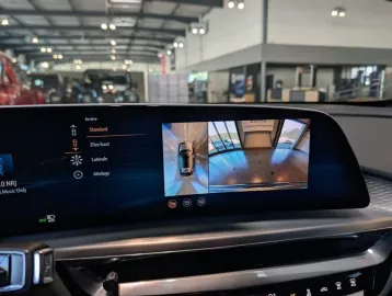 Car image 35
