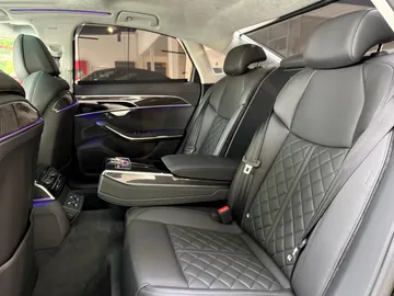Car image 28