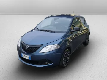 Car image 1