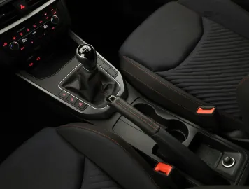Car image 29