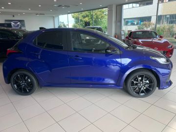 Car image 4