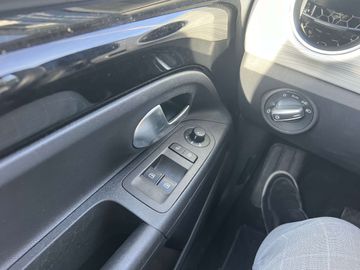 Car image 33