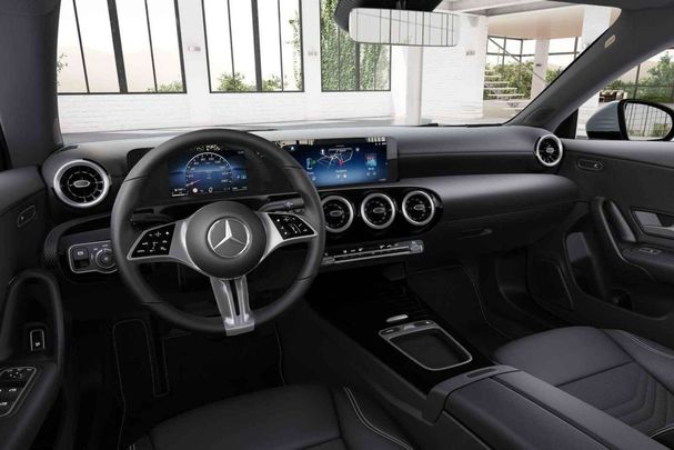 Mercedes-Benz CLA 180 100 kW image number 4