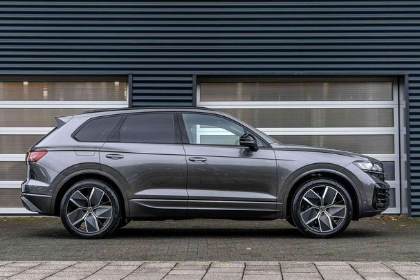 Volkswagen Touareg R 3.0 TSI eHybrid 4Motion 340 kW image number 3